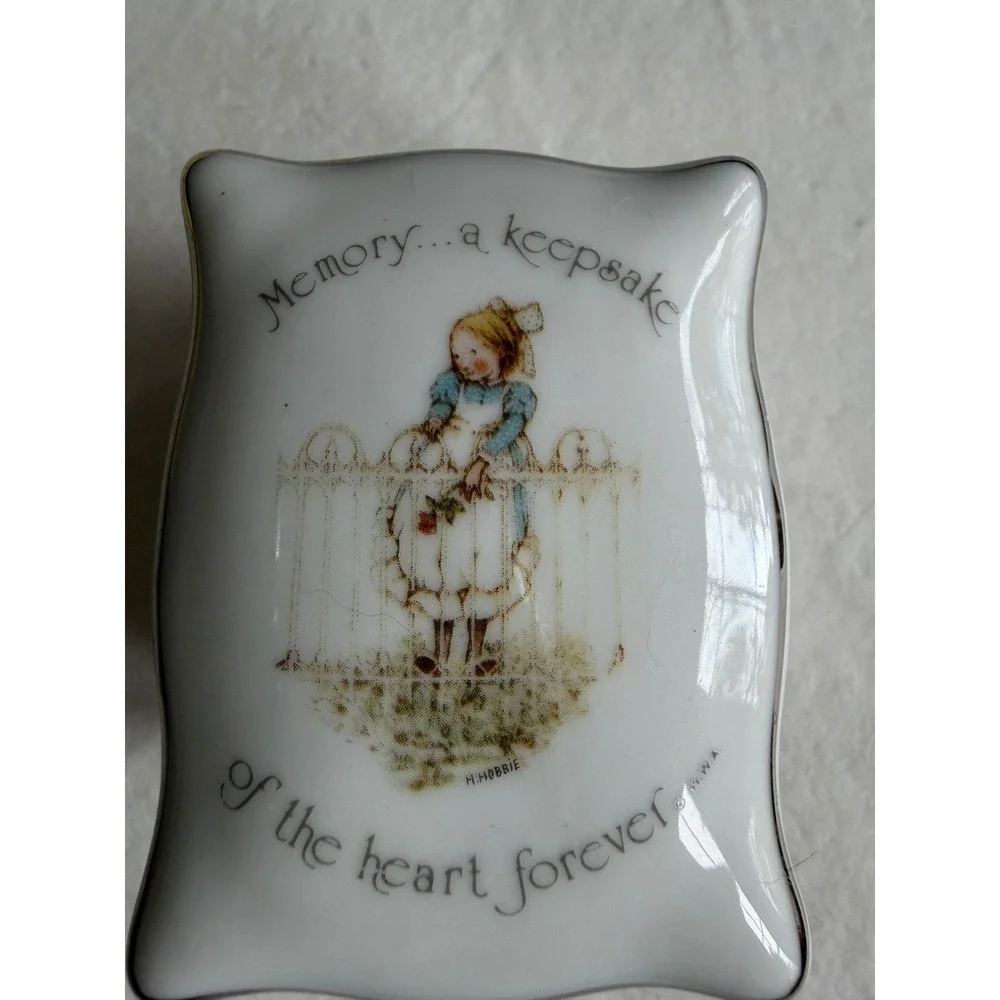Holly Hobbie Keepsake Box Genuine Porcelain Memory Heart Forever Trinket
